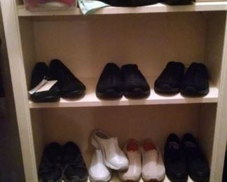 Ladies shoes...many new...Easy Spirit...size 8-9