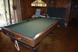 Brunswick 8 Pool Table