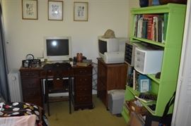 Desk, Bookcase, Computer, Printer, Art, Books and so much more!