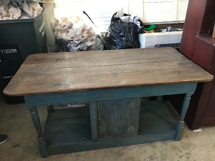 Great antique/primitive table