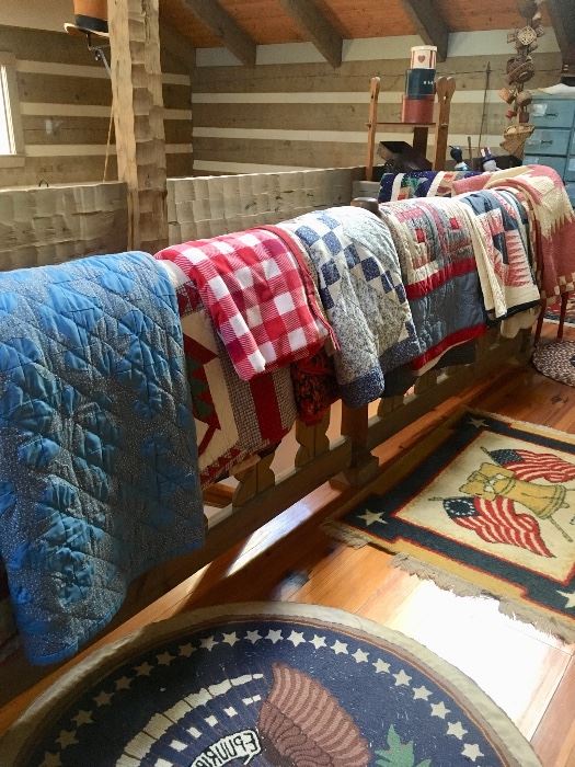 Variety of old & new quilts 