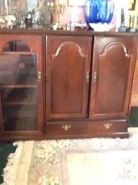 Nice TV Cabinet with Display Shelves