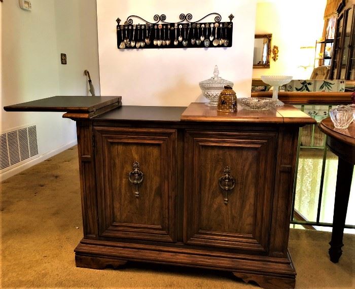 console / bar cabinet