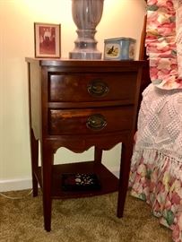 Hepplewhite bedroom furniture