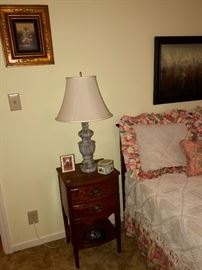 Hepplewhite bedroom furniture