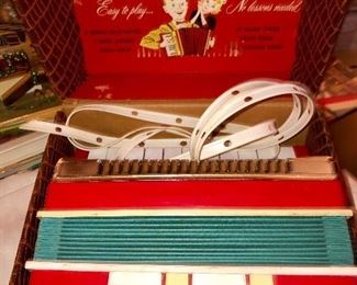 Child’s Howdy Doody accordion