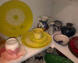 Various pieces of Italian pottery and serving pieces