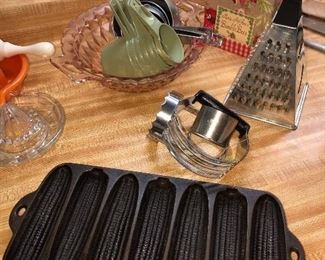 Cast iron corn stick griddle