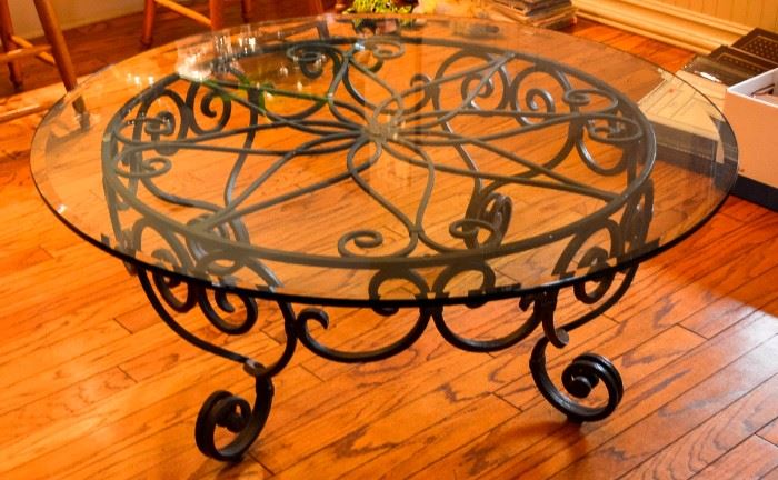 Table wrought iron with glass top