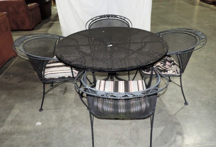 VINTAGE IRON PATIO SET