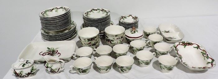 LARGE SET OF CHRISTMAS CHINA