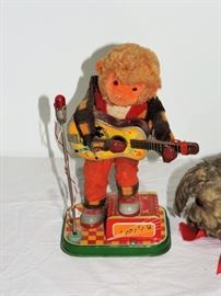 MONKEY PLAYING GUITAR