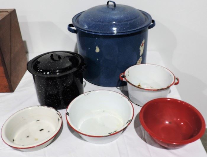 LOT OF VINTAGE ENAMEL WARE