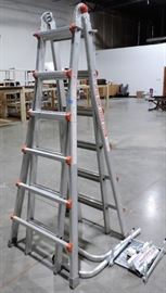 ALUMINUM FOLDING LADDER