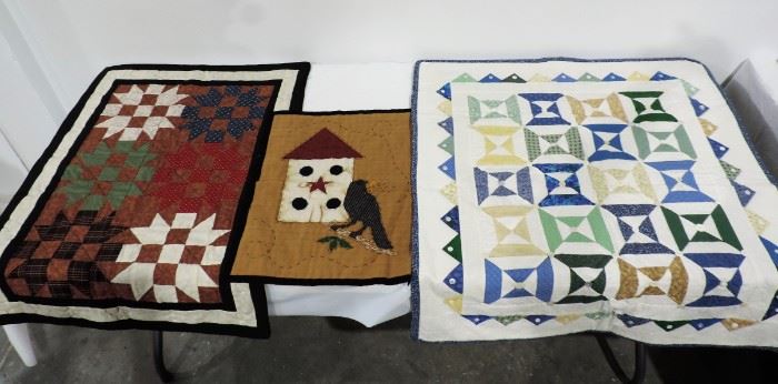 QUILT WALL HANGING LOT