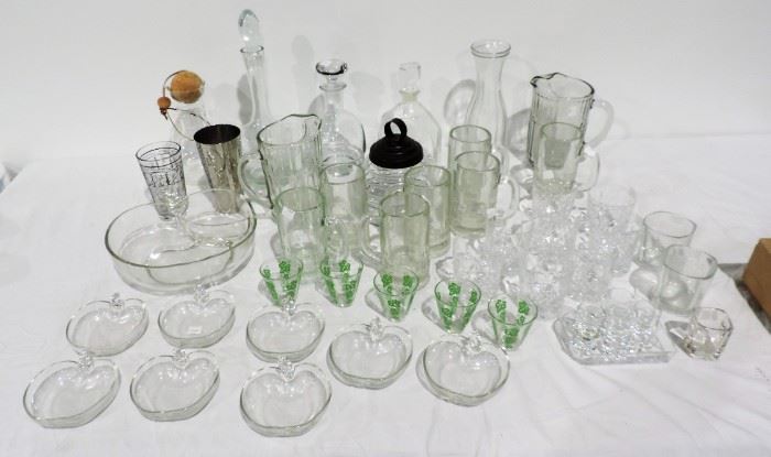 COLLECTION OF CRYSTAL GLASSWARE AND BAR WARE