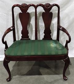 MAHOGANY QUEEN ANN STYLE SETTEE