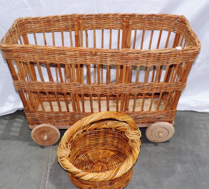 WICKER BASKET ON WHEELS