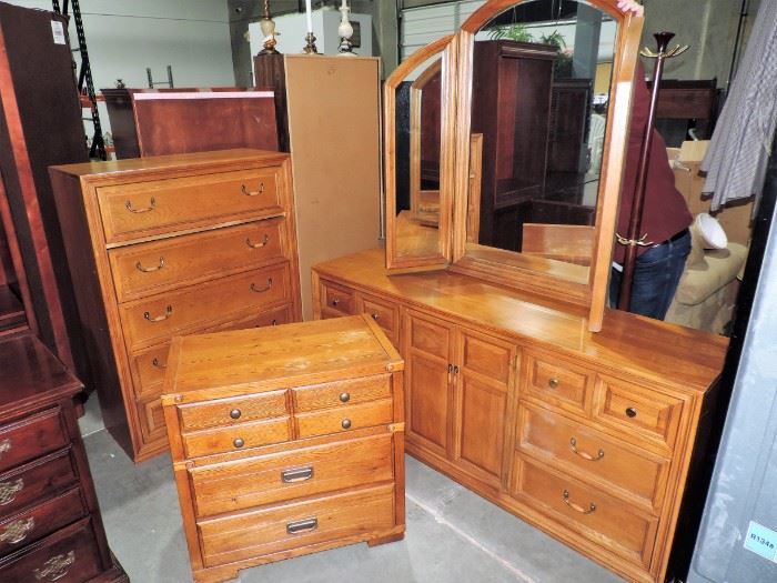 4 PIECE BEDROOM SET