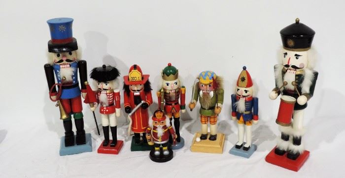 COLLECTIBLE WOOD NUTCRACKER LOT