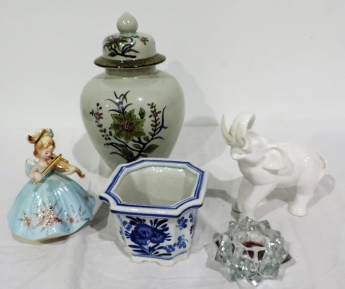 DECORATIVE CERAMIC LOT MUSIC BOX