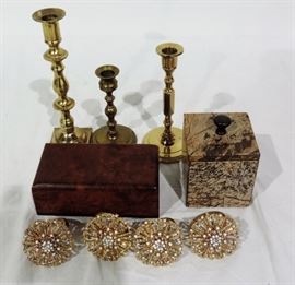 BRASS AND DECORATIVE LOT