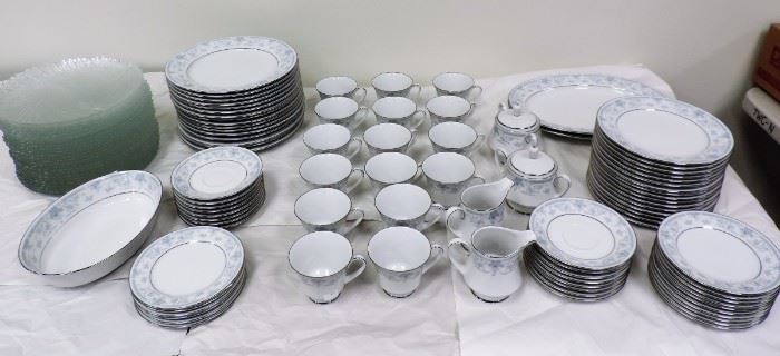  LARGE NORITAKE CHINA SET