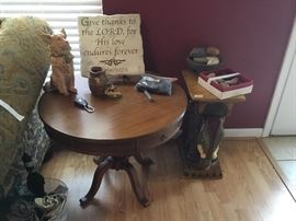 Vintage Round table with drawer