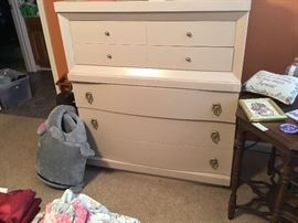 2nd bedroom - downstairs - Mid-Century Modern bedroom set - Chest