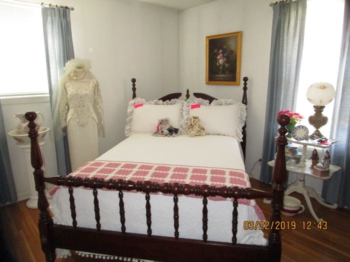 Queen or Double Bed...ORNATE SPINDLE BED... Antique double end table ..GWW Lamps.... Beautiful Vintage Dress with manquin.  Antique Pink/white Bowl/Pitcher...."Bates" Bedspread....Beautiful lace pillow shams (like new)....