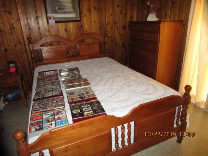 Picture of this beautiful hardrock Bedroom Set.