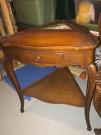 Really unusual, Triangle side table w/built in planter