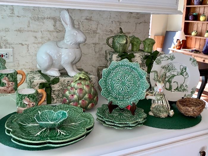 Lettuce and cabbage design dishes, cups pitchers, etc.