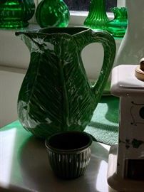 Lettuce pitcher