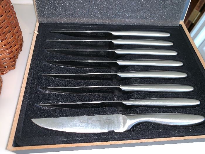 Stain less steak knives