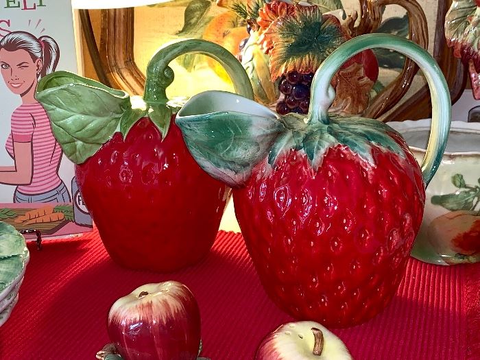 Strawberry pitchers