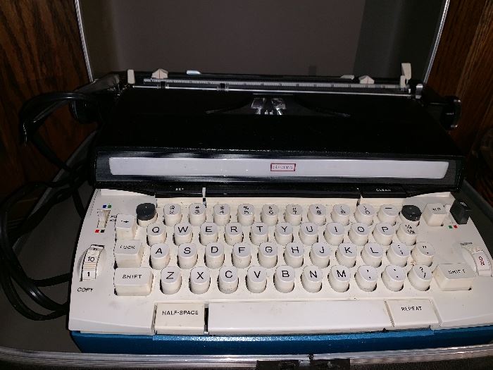 Sears Typewriter w/case