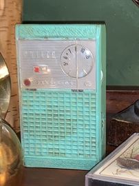 Vintage Philco Transistor radio