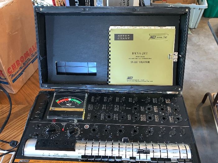 B&K Prod. by Dynascan Corp. - Dyna-Jet Tube Tester Model 747