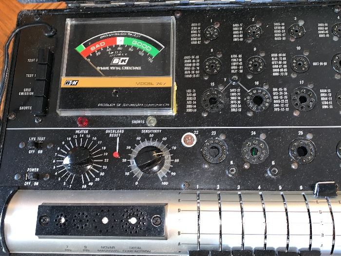B&K Prod. by Dynascan Corp. - Dyna-Jet Tube Tester Model 747