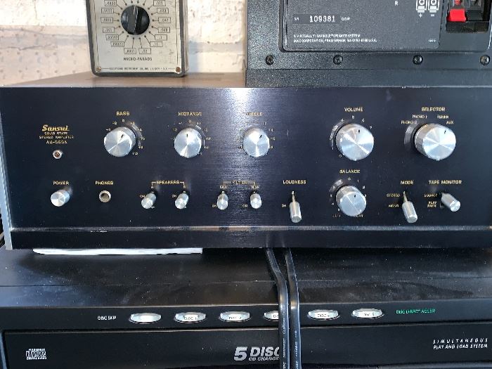 Sansui Stereo Amplifier AU-555A