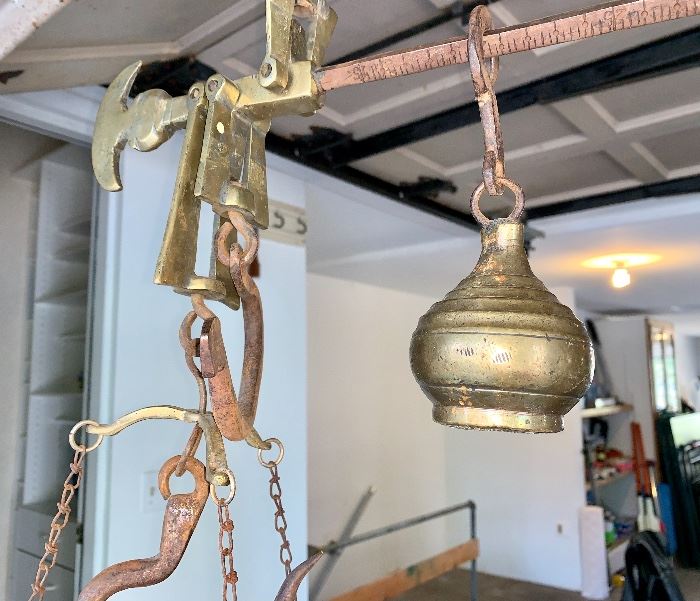 Wonderful vintage hanging scale w/copper bowl