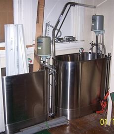 Stainless whirlpool tubs