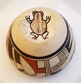 Mark on Frog Woman (Paqua Naha) jar