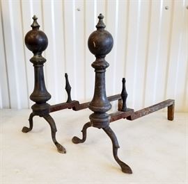 Mid 19th century Federal style brass acorn top andirons, made by the Merdock Parlor Grate Company, Boston, Massachusetts (1852-1906). 16 1/2" tall and 20" long.