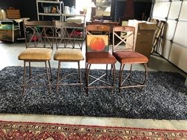pretty high-top bistro chairs