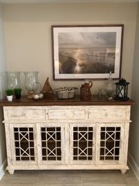 Another faux finish server. Gives the room that great look. Fresh and appealing