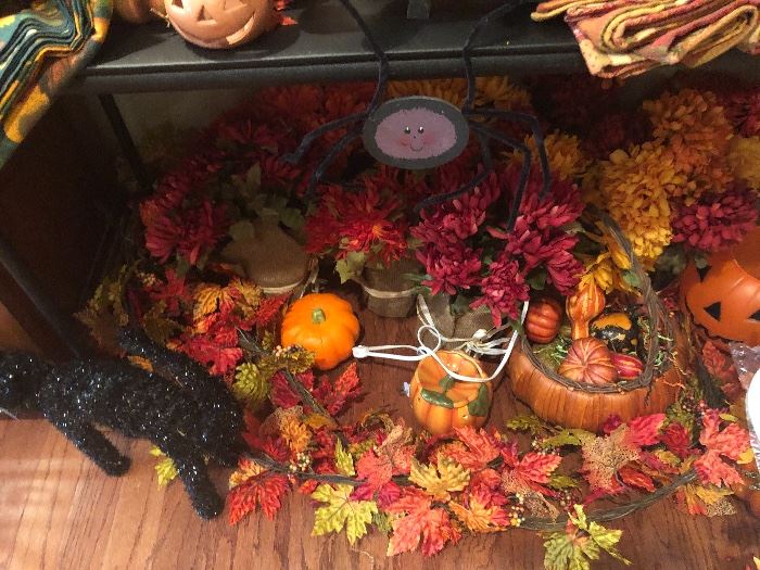 Oodles of autumn decor