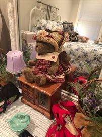 a sweet room. filled with fun items. jewelry box. a pair of baskets with Lavender.