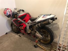 Sold 2004 Honda Nicky Hayden Commemorative RVT 1000R RC51 Motorcycle 